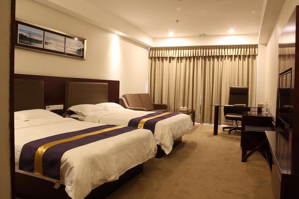 Zhuhai Platinum Holiday Hotel Exterior photo