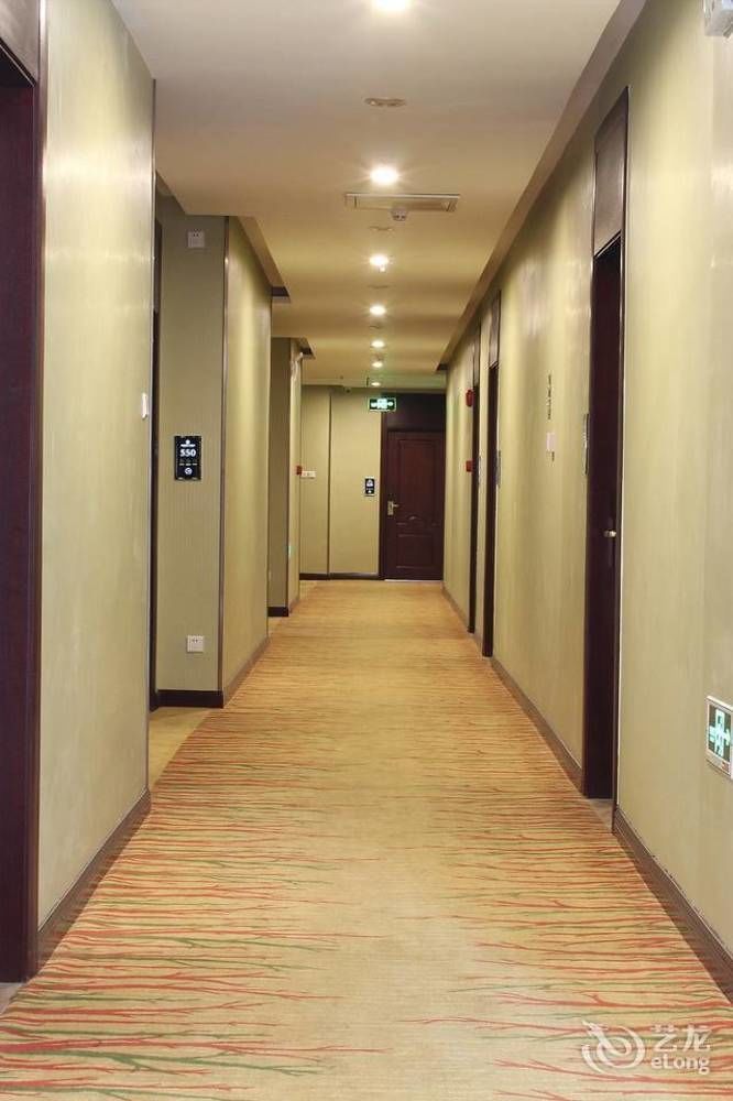 Zhuhai Platinum Holiday Hotel Exterior photo